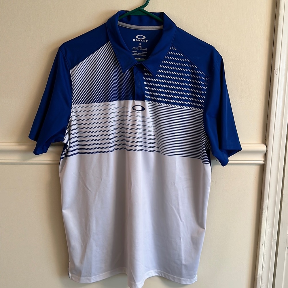 Blue Oakley Size large golf Polo